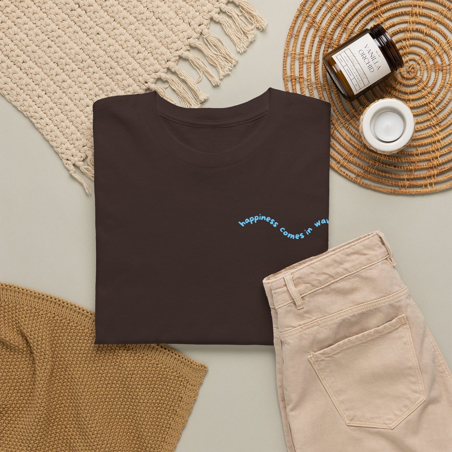 Happiness comes in waves . T‑Shirt