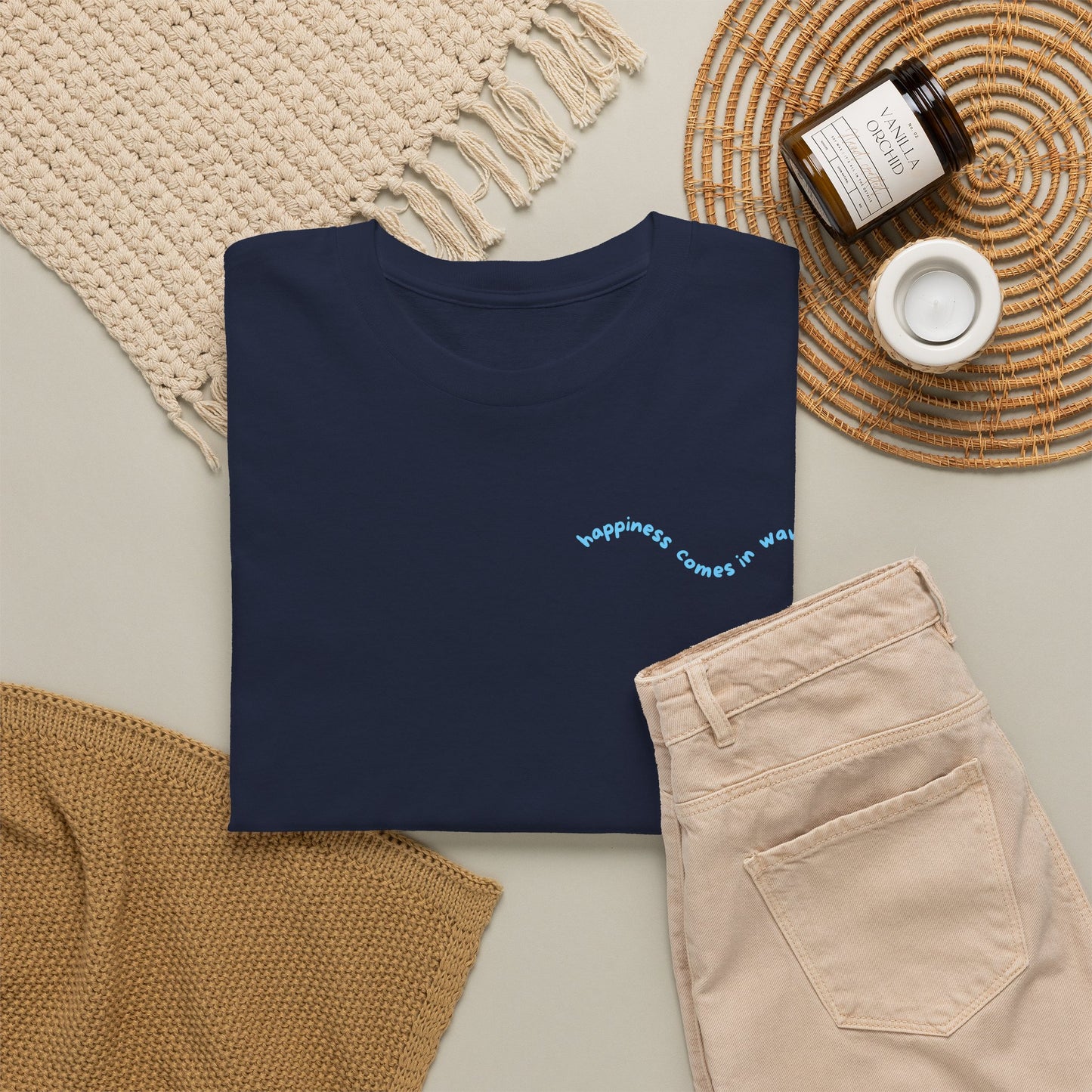 Happiness comes in waves . T‑Shirt