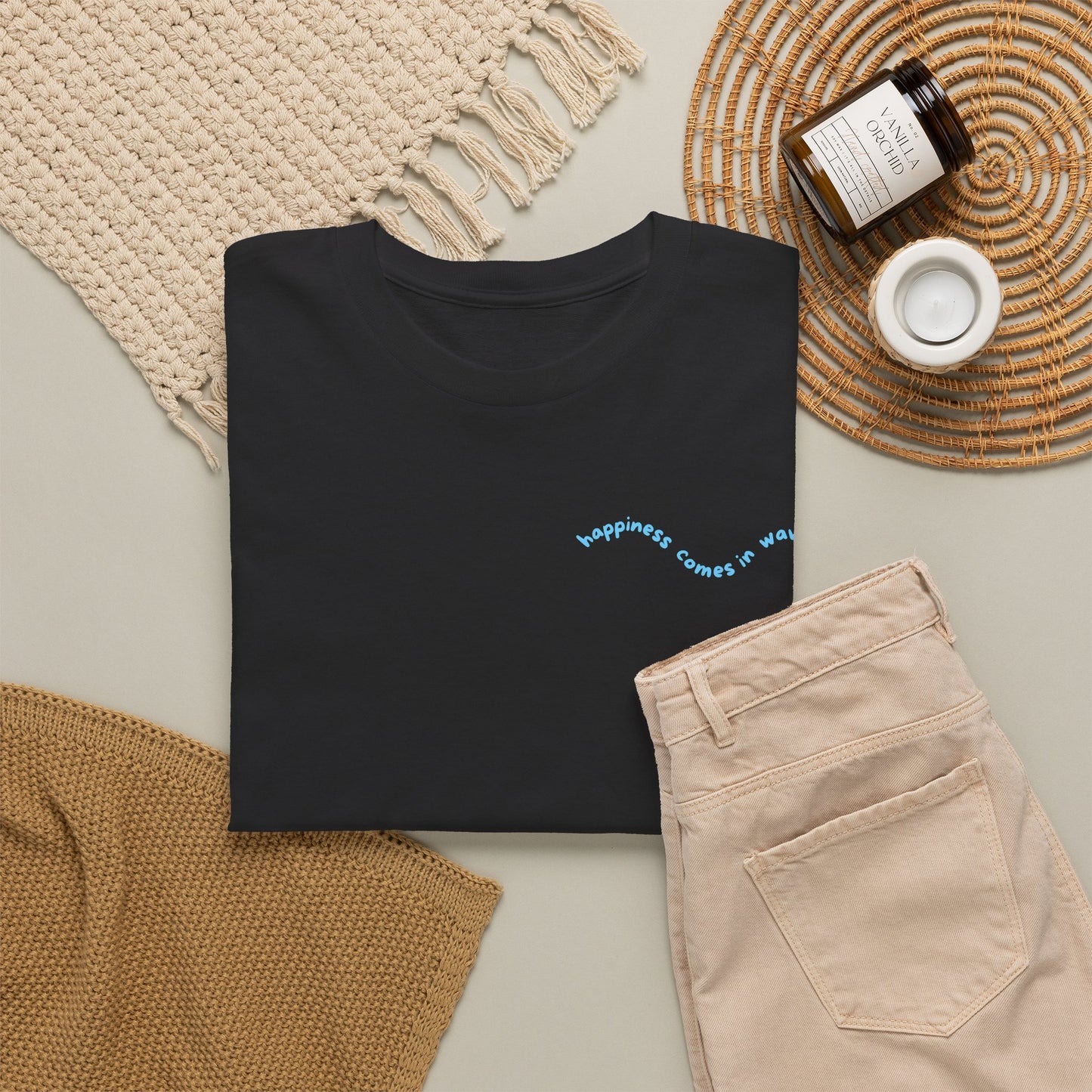 Happiness comes in waves . T‑Shirt
